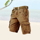 Cargo-Shorts für Herren in Braun mit Gürtel, ideal für Sommer und Strand. Robustes Design, mehrere Taschen, lässiger Outdoor-Stil.