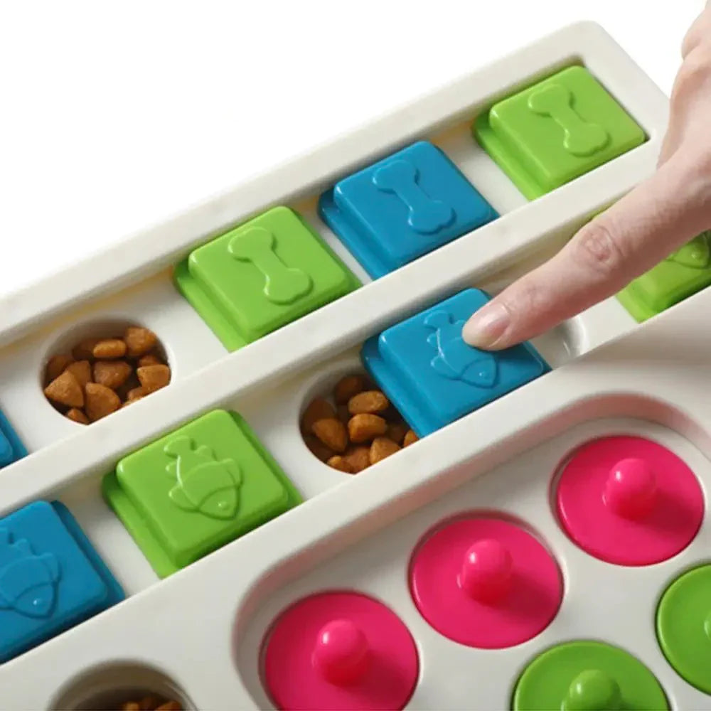 Interaktives Hundespielzeug mit bunten Schiebedeckeln, ideal für mentale Stimulation und Belohnungstraining. Perfekt für Hunde, die Herausforderungen lieben.