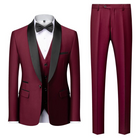 Eleganter bordeauxroter Anzug mit schwarzem Revers und Fliege, ideal für formelle Anlässe. Hochwertige Herrenmode, stilvoll und modern.