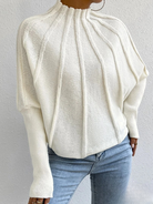 Damenpullover in Weiß, Strickdesign, lange Ärmel, modisch und bequem. Perfekt für Herbstmode, lässiger Look, eleganter Stil.