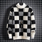 Schwarz-weiß karierter Pullover, weiches Material, Rollkragen, modisches Design, ideal für Herbst und Winter, trendige Herrenmode.