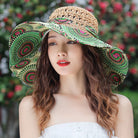 Faltbarer Sommer-Strohhut für Damen, modisch, UV-Schutz, ideal für Strand und Meer, mit buntem Muster, perfekter Sonnenschutz.