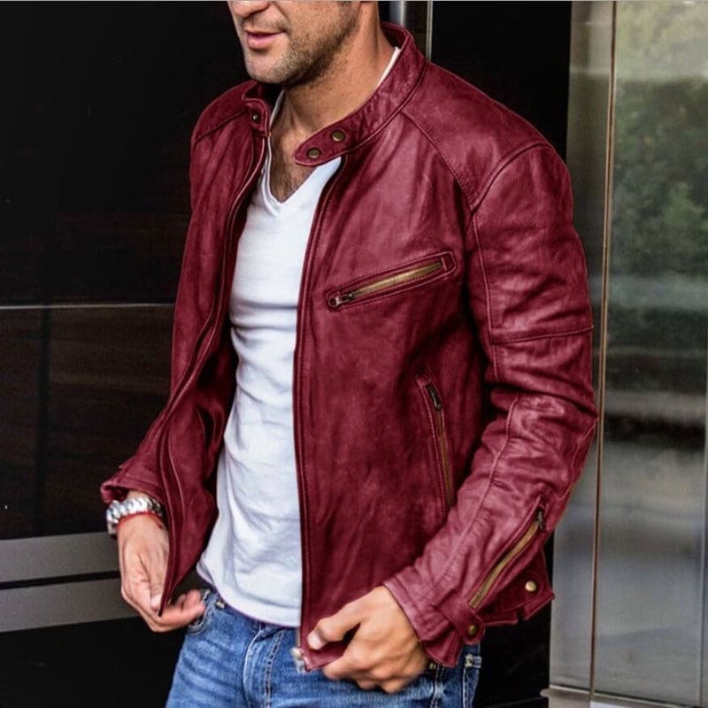 Herren Lederjacke in Rot, stilvoll und modern, ideal für Freizeit und Mode. Perfekt kombinierbar mit Jeans für einen lässigen Look.