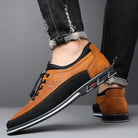 Herren-Freizeitschuhe in Braun und Schwarz, stilvoll und bequem, ideal für Alltag und Freizeit. Trendige Sneaker mit rutschfester Sohle.