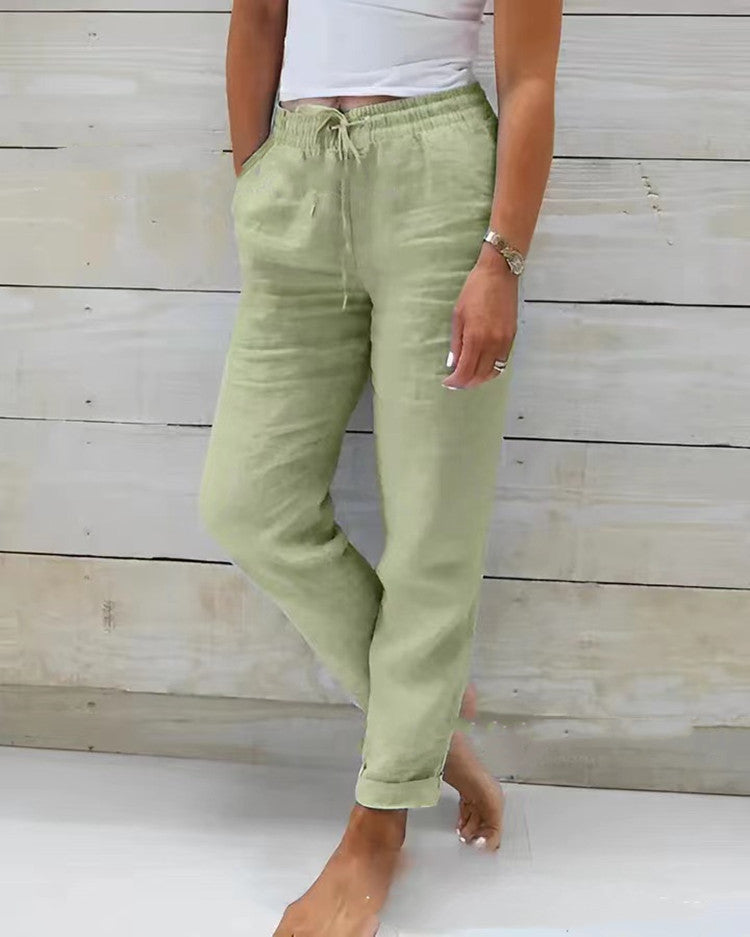 Damen Leinenhose in Hellgrün, lässig und bequem, ideal für Sommermode. Perfekt kombinierbar mit Tops, vielseitig und stilvoll.