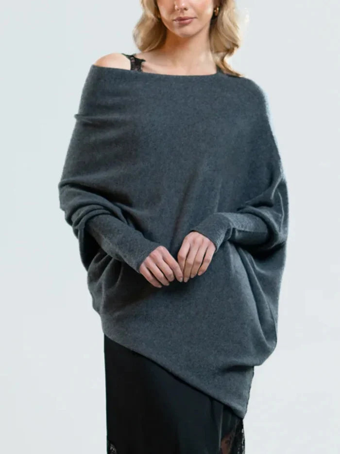 Damen Oversize Pullover in Grau, aus weichem Kaschmir, schulterfrei, ideal für Herbstmode. Stilvoller Strick, bequem und elegant.