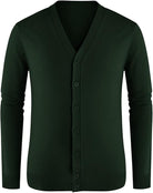 Dunkelgrüne Strickjacke für Herren, V-Ausschnitt, Knopfleiste, langärmlig. Perfekt für Herbstmode, stilvoll und vielseitig kombinierbar.