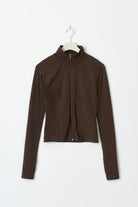 Dunkelbraune Damenjacke mit Reißverschluss, langärmelig, aus Baumwolle. Perfekt für Herbstmode, stilvoll und vielseitig kombinierbar.