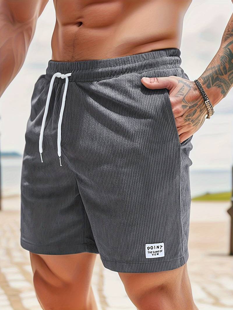 Graue Herren-Badeshorts mit Kordelzug, geripptem Stoff, Strandmode, Sommerbekleidung.