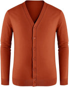 Herren Strickjacke in Ziegelrot, V-Ausschnitt, Knopfleiste, langärmelig. Perfekt für Herbstmode, stilvoll und bequem. Ideal für Freizeitkleidung.