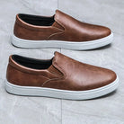 Braune Herren-Sneaker aus Leder, rutschfeste Sohle, lässige Slipper, modische Freizeitschuhe.