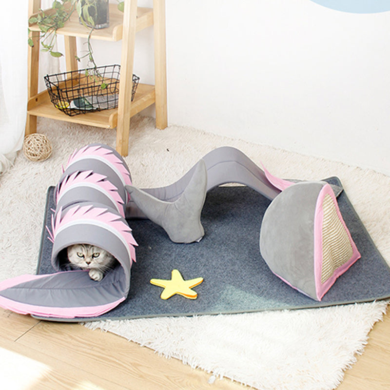 Katzenspielzeug Tunnel grau rosa, Plüsch, interaktives Spielzeug, Katzenhöhle, Wohnzimmer.