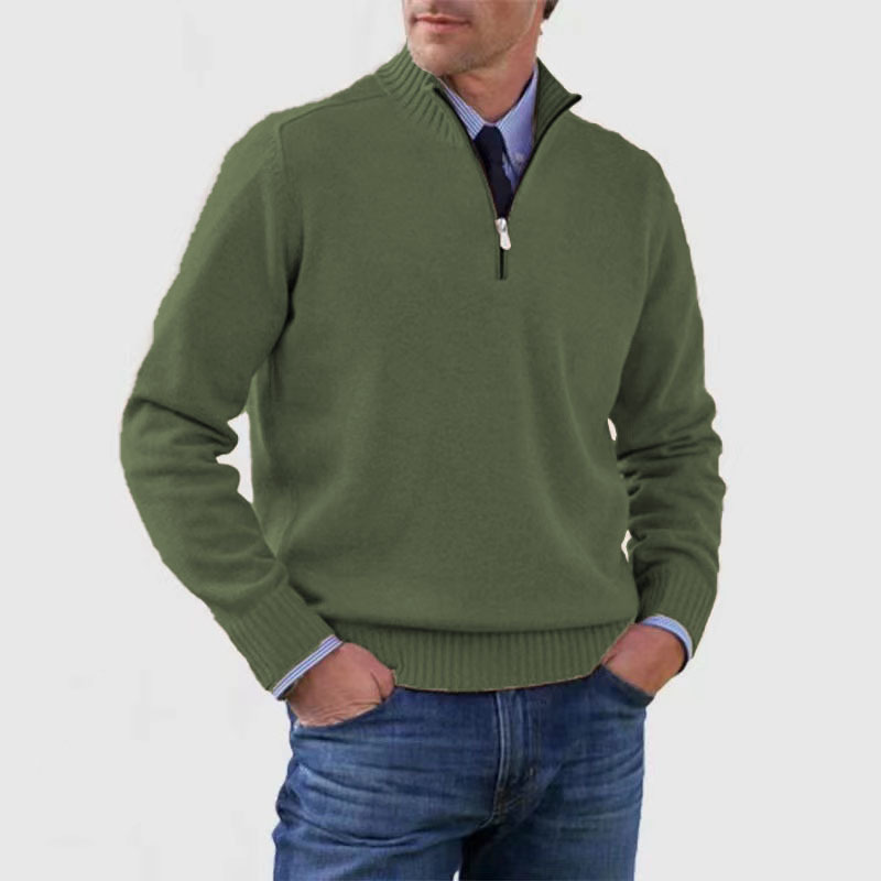Grüner Herrenpullover mit Reißverschluss, stilvoll und bequem. Perfekt für Herbstmode, Freizeitkleidung, Strickmode, Herrenmode, Pullover.