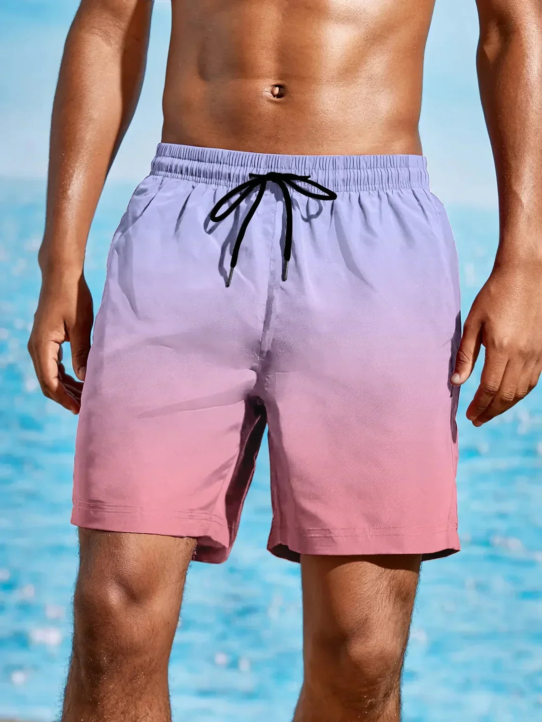 Herren Badeshorts, lila-rosa Farbverlauf, Kordelzug, Strandmode, Sommerbekleidung.