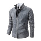 Grauer Herren-Strickjacke mit Reißverschluss, elegantes Design, ideal für Business-Mode.