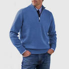 Herrenpullover in Blau mit Reißverschluss, aus Baumwolle, ideal für Herbstmode. Perfekt kombinierbar mit Jeans für einen lässigen Look.