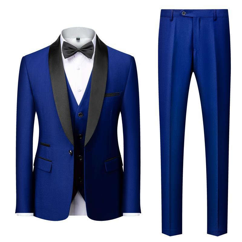Eleganter blauer Anzug mit schwarzem Revers und Fliege, ideal für formelle Anlässe. Hochwertige Herrenmode, stilvoll und modern.