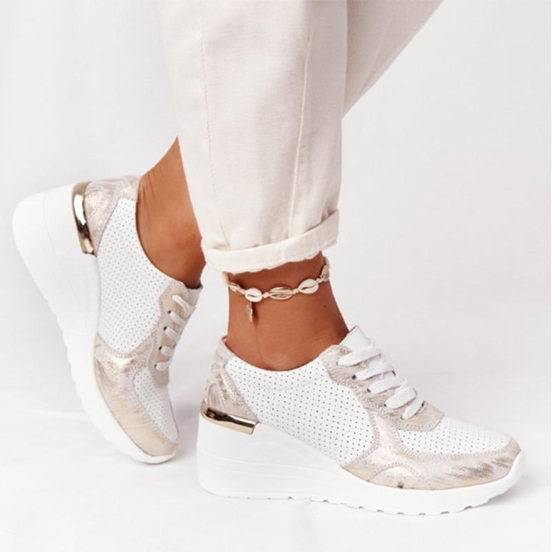 Orthopädische Sneakers für Damen, weiß-gold, bequem, modisch, ideal für schmerzfreie Füße, perfekter Halt, stilvoller Look, hoher Tragekomfort.