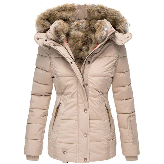 Damen Winterjacke beige mit Kunstfellkapuze, warm gefüttert, modisch gesteppt, ideal für kalte Tage, stilvoller Outdoor-Look, bequem und elegant.