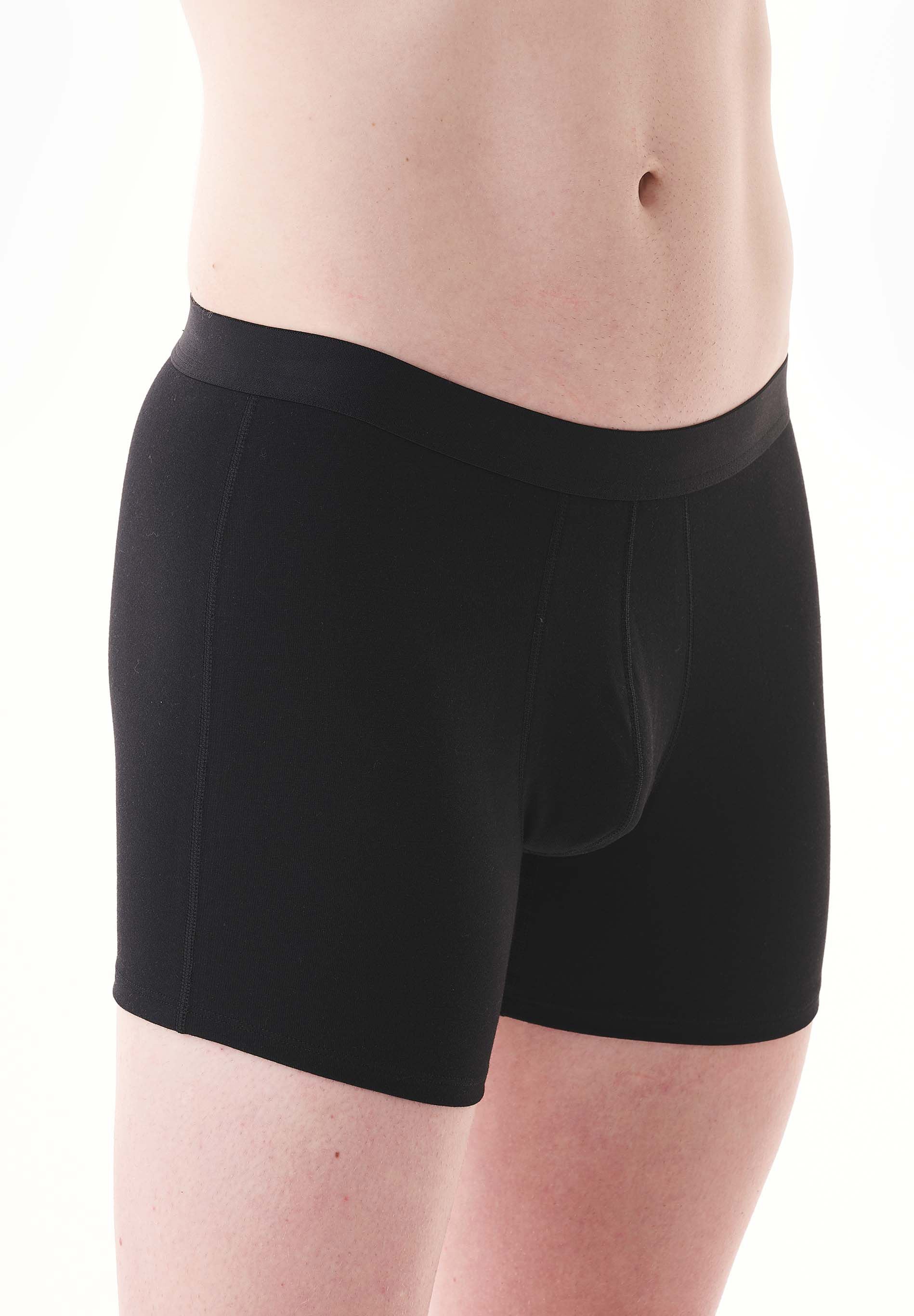 Schwarze Herren-Boxershorts aus Baumwolle, nahtloses Design, bequem und atmungsaktiv, ideal für den täglichen Gebrauch und Sport.