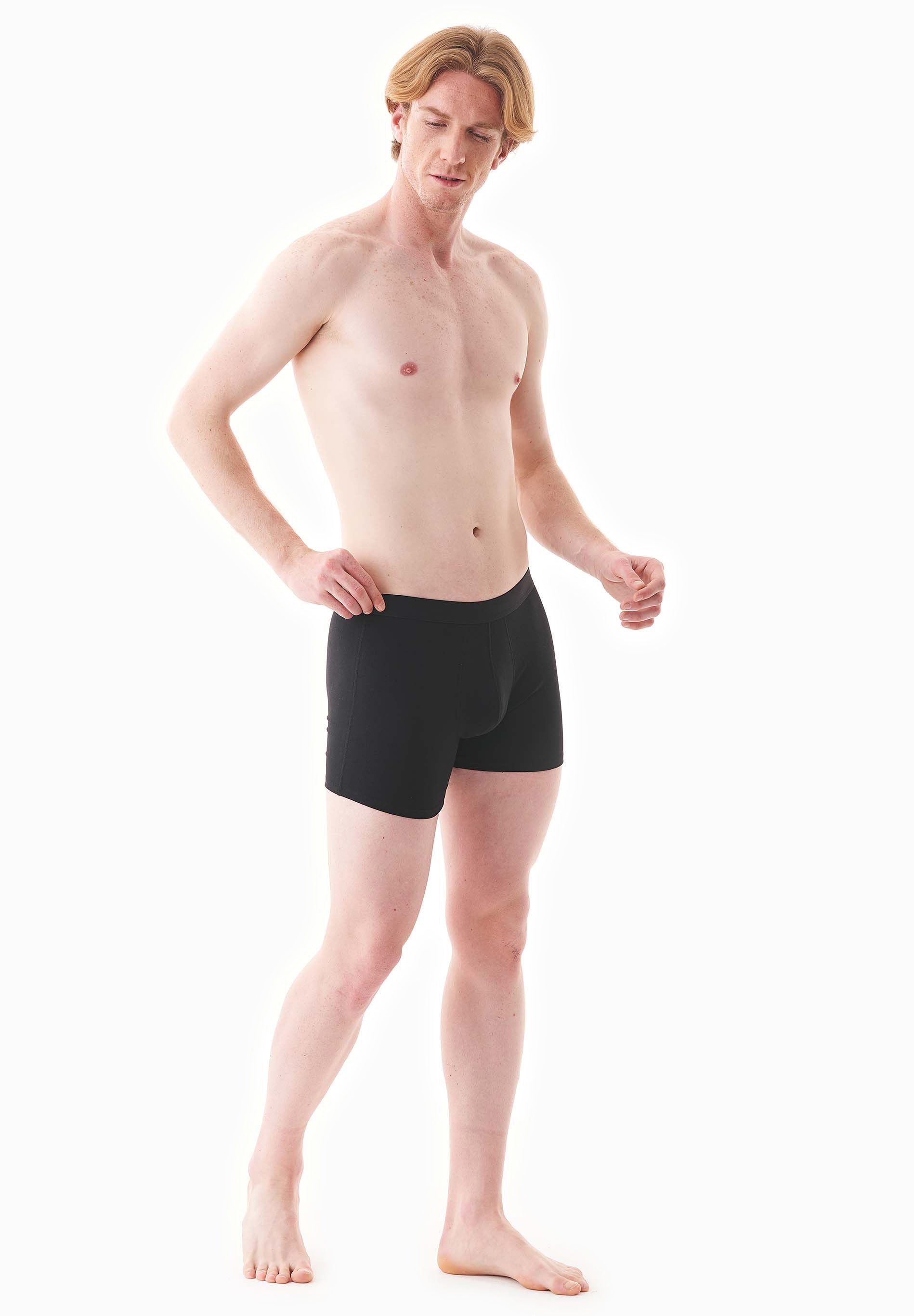 Schwarze Herren-Boxershorts aus Baumwolle, bequem und atmungsaktiv. Perfekte Passform für Alltag und Sport. Hochwertige Unterwäsche für Männer.