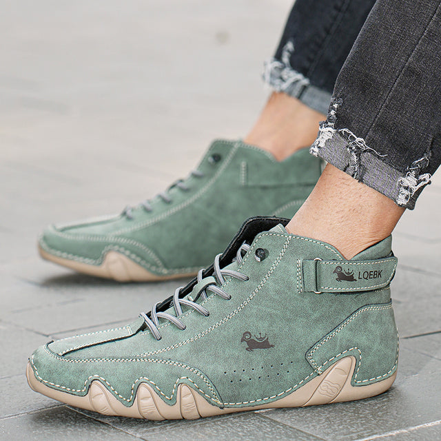 Grüne Herren-Ledersneaker, stilvolles Design, hohe Qualität, ideal für Freizeit und Mode, kostenlose Lieferung, luxuriöse Designer-Schuhe.
