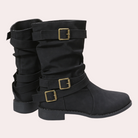 Schwarze Damenstiefel mit Schnallen, flachem Absatz und modischem Design. Perfekt für Herbst und Winter. Bequeme und stilvolle Stiefeletten.