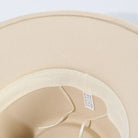 Beiger Fedora-Hut, Unisex, Vintage-Stil, elegantes Design, ideal für Herren und Damen, hochwertiges Material, modisches Accessoire.