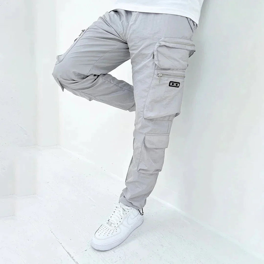 Graue Cargo-Hose für Herren, lässig, mit Seitentaschen, aus Baumwolle, modisch.