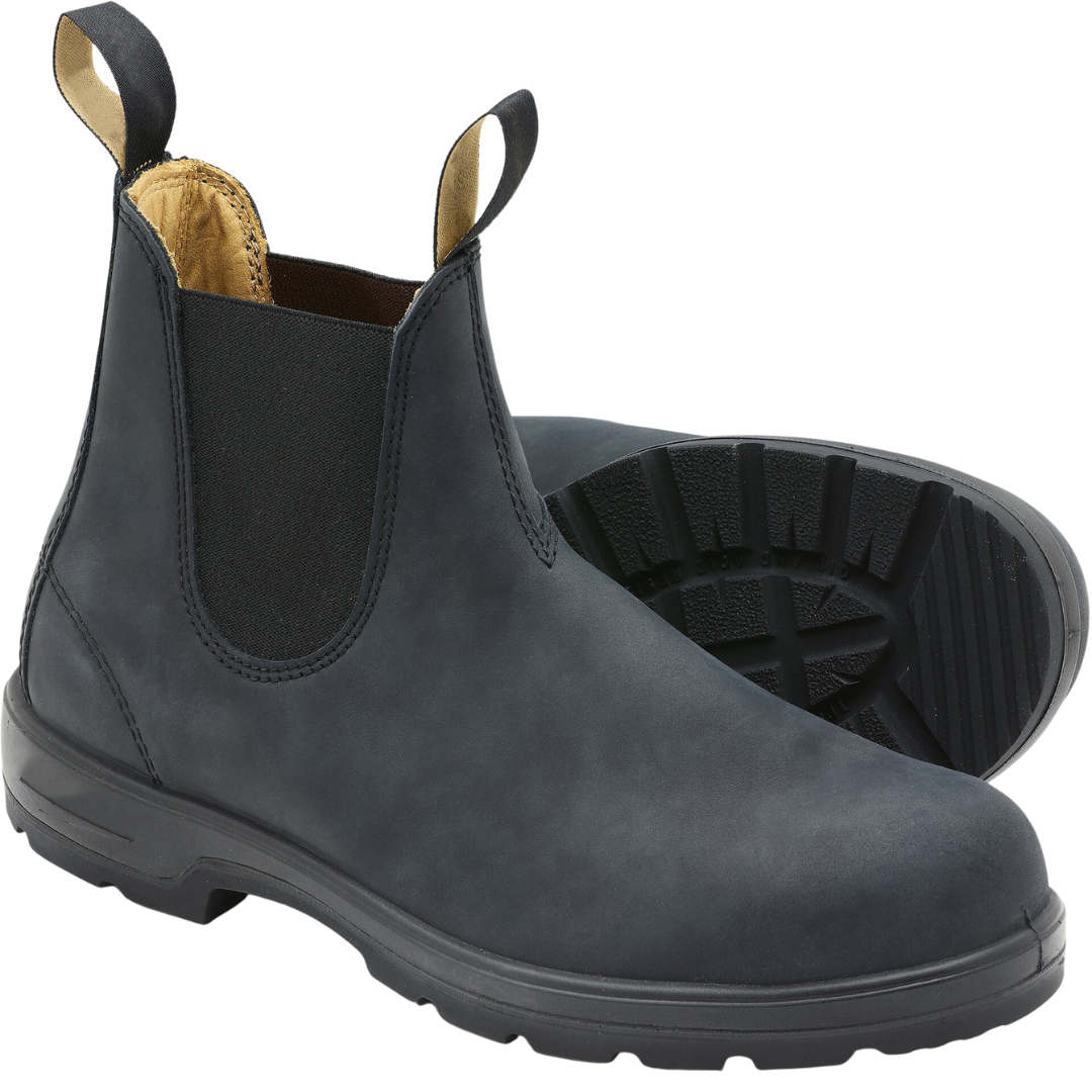 Schwarze Chelsea Boots aus Leder mit elastischen Seiteneinsätzen und robuster Sohle. Perfekt für stilvolle, bequeme Alltags- und Outdoor-Looks.