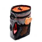 Graue Outdoor-Tasche mit Netzfächern, ideal für Camping, robustes Material, orange Innenfutter.