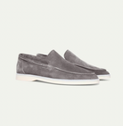 Graue Herren-Lederloafer, elegant und zeitlos, ideal für Business und Freizeit. Hochwertiges Wildleder, rutschfeste Sohle, stilvoll und bequem.