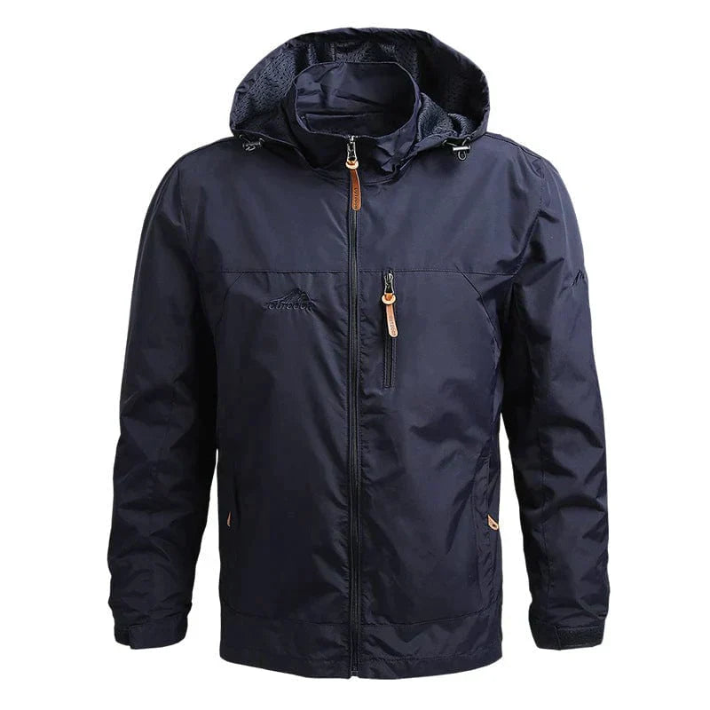 Dunkelblaue Herrenjacke mit Kapuze, wasserabweisend, Reißverschlusstaschen, ideal für Outdoor-Aktivitäten. Funktionale und stilvolle Oberbekleidung.
