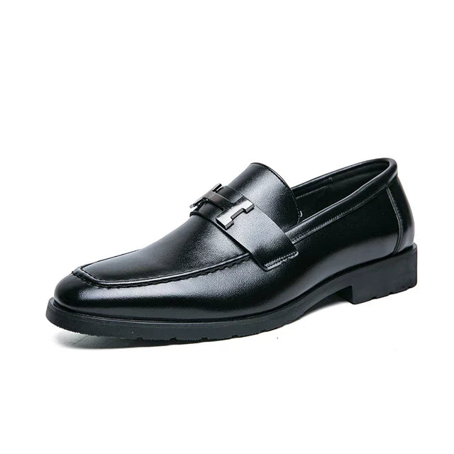 Luxus Herren Loafer aus echtem Leder, Retro-Stil, schwarz, ideal für Business und Freizeit. Elegante Slip-On-Schuhe für stilbewusste Männer.