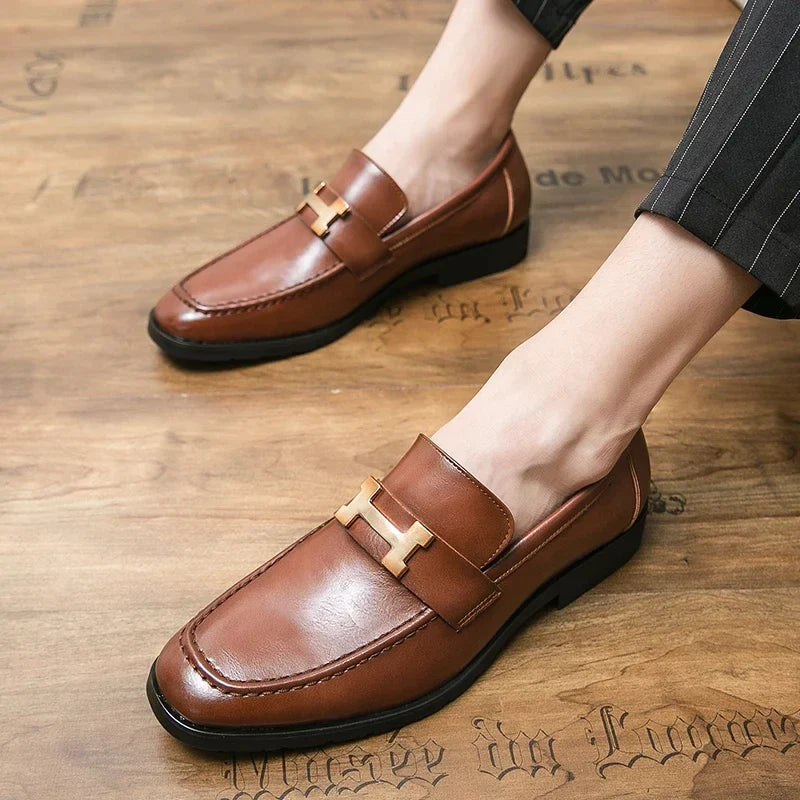Luxus Herren-Slipper aus echtem Leder, retro Stil, braun, ideal für Business und Freizeit. Hochwertige Markenschuhe, bequem und elegant.