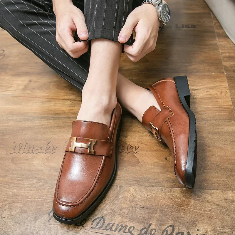 Luxuriöse Herren-Loafer aus echtem Leder, retro Stil, rutschfest, ideal für Business und Freizeit. Elegante, braune Slip-On-Schuhe.