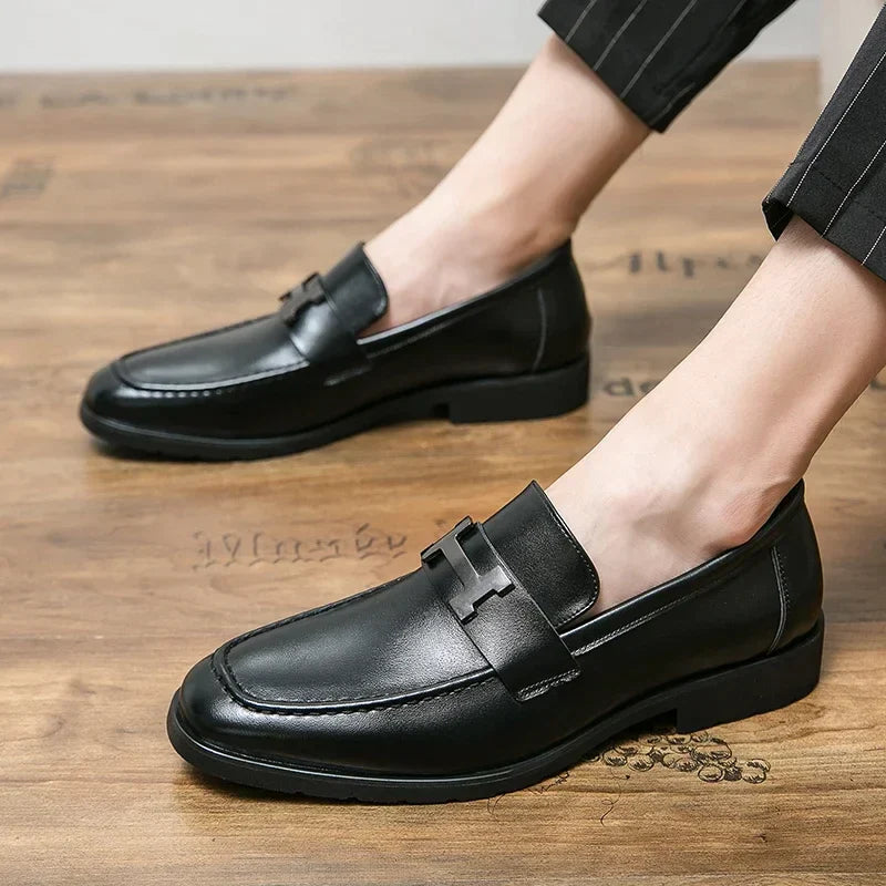 Luxus Herren-Slipper aus echtem Leder, retro Stil. Elegante Business-Schuhe, ideal für formelle Anlässe. Hochwertige Verarbeitung.