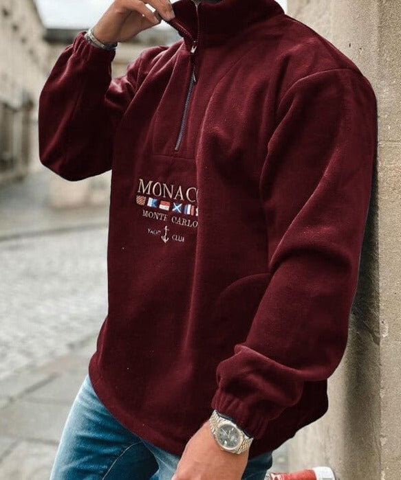 Bordeauxroter Pullover mit Reißverschluss, Monaco Yacht Club-Logo, lässiger Herrenstil, ideal für Herbstmode, bequem und stilvoll.