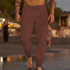 Herren Jogginghose in Braun, bequem und stilvoll, ideal für Freizeit und Sport. Perfekt für den modernen Mann. Hochwertige Materialien.