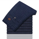Dunkelblaue karierte Herrenhose, Baumwolle, Slim Fit, elastisch, ideal für Business und Freizeit. Klassische Anzughose, modisch und bequem.