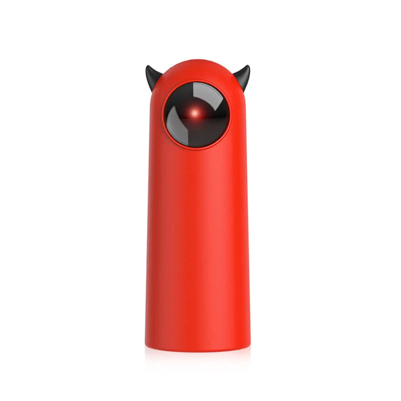 Rote Überwachungskamera mit Teufelshörnern, modernes Design, Sicherheitskamera, Innenbereich.