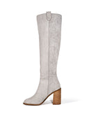 Damen Stiefel in Hellgrau, kniehoch, mit Blockabsatz. Elegantes Design, ideal für Herbstmode. Hochwertiges Leder, zeitloser Stil.