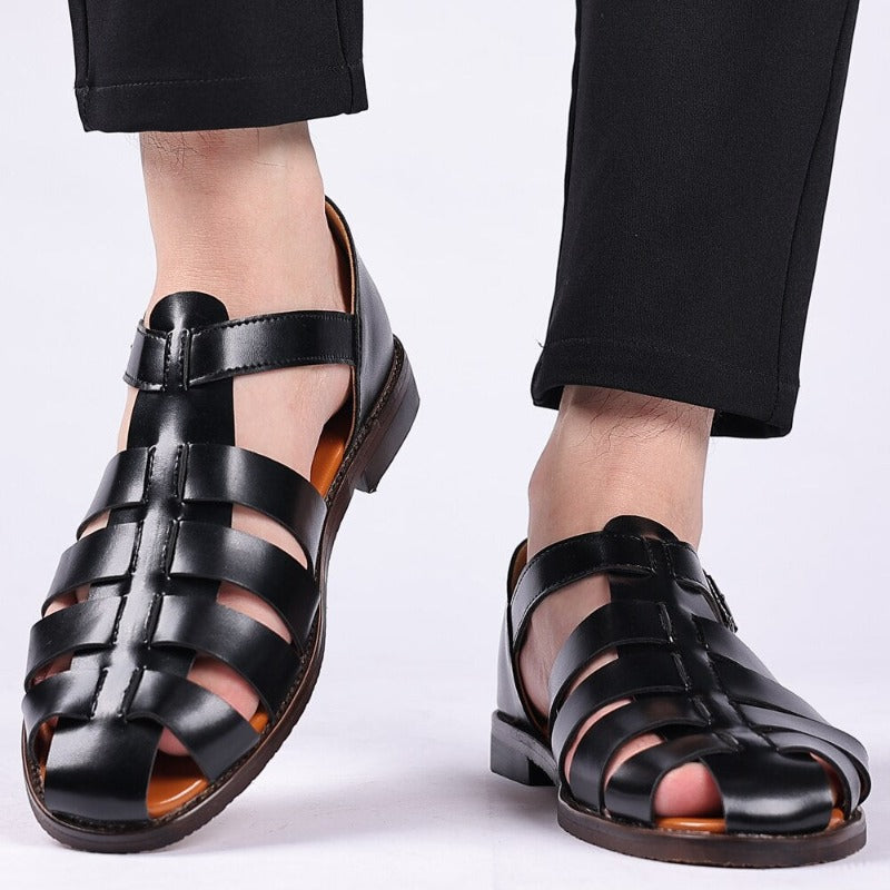 Schwarze Ledersandalen für Herren, formell, mit weicher Spitze, ideal für Sommer und Hochzeit.