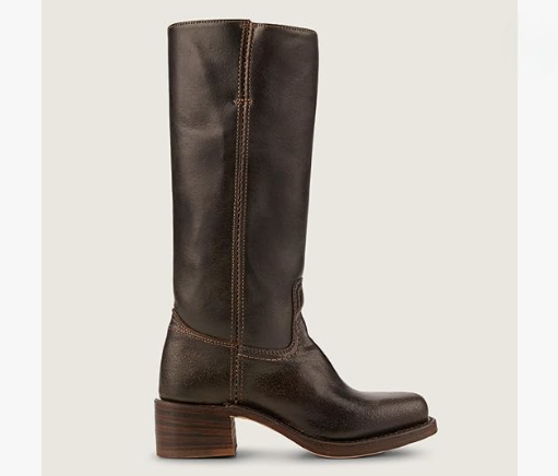 Damenstiefel aus braunem Leder mit Blockabsatz, kniehoch, ideal für Herbstmode. Robustes Design, perfekt für stilvolle Outdoor-Aktivitäten.