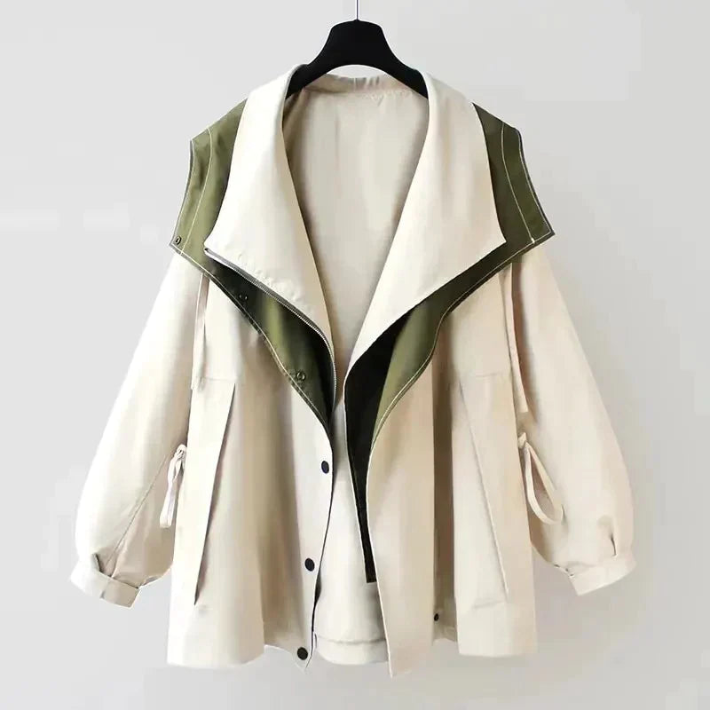 Damenjacke mit Kapuze, beige und olivgrün, lässiger Stil, Herbstmode, vielseitig, mit Knöpfen und Taschen, ideal für Übergangszeit.