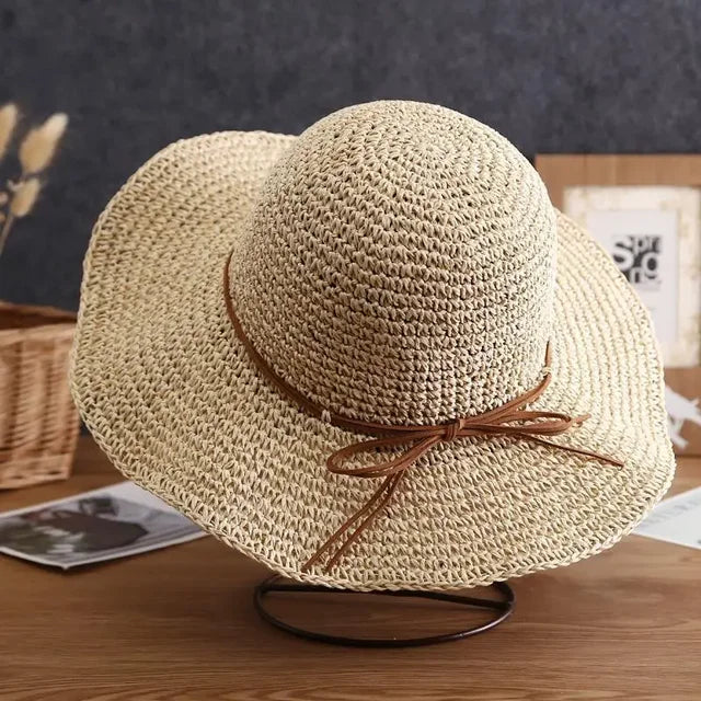 Strohhut für Damen, idealer Sonnenschutz im Sommer. Elegantes Design, handgefertigt, perfekter Begleiter für Strand und Freizeit.