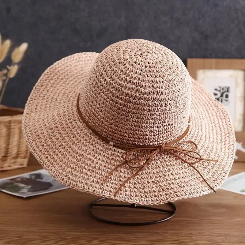 Strohhut für Damen, idealer Sonnenschutz im Sommer. Elegantes Design, perfekt für Strand und Freizeit. Hochwertige Materialien, modisch und praktisch.