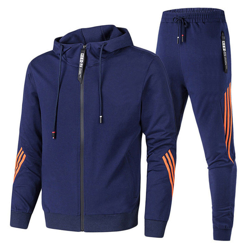 Dunkelblauer Herren-Trainingsanzug mit Kapuzenjacke und Jogginghose, ideal für Sport und Freizeit. Moderne Streifen, bequem und stilvoll.