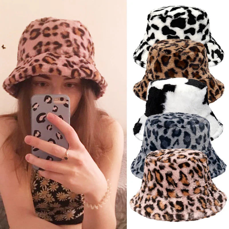 Damen Winter Eimerhut aus Kunstpelz mit Leopardenmuster, flauschig und warm. Perfekt für Outdoor-Aktivitäten. Trendiger, weicher Fischerhut.