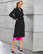 Eleganter Damen-Trenchcoat in Khaki, aus Wolle, mit Umlegekragen. Perfekt für Herbst und Winter. Modischer Mantel für stilvolle Auftritte.